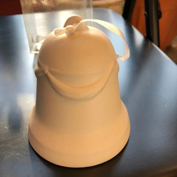 Vintage Christmas ornament Angel Bell - Picture 3 of 4